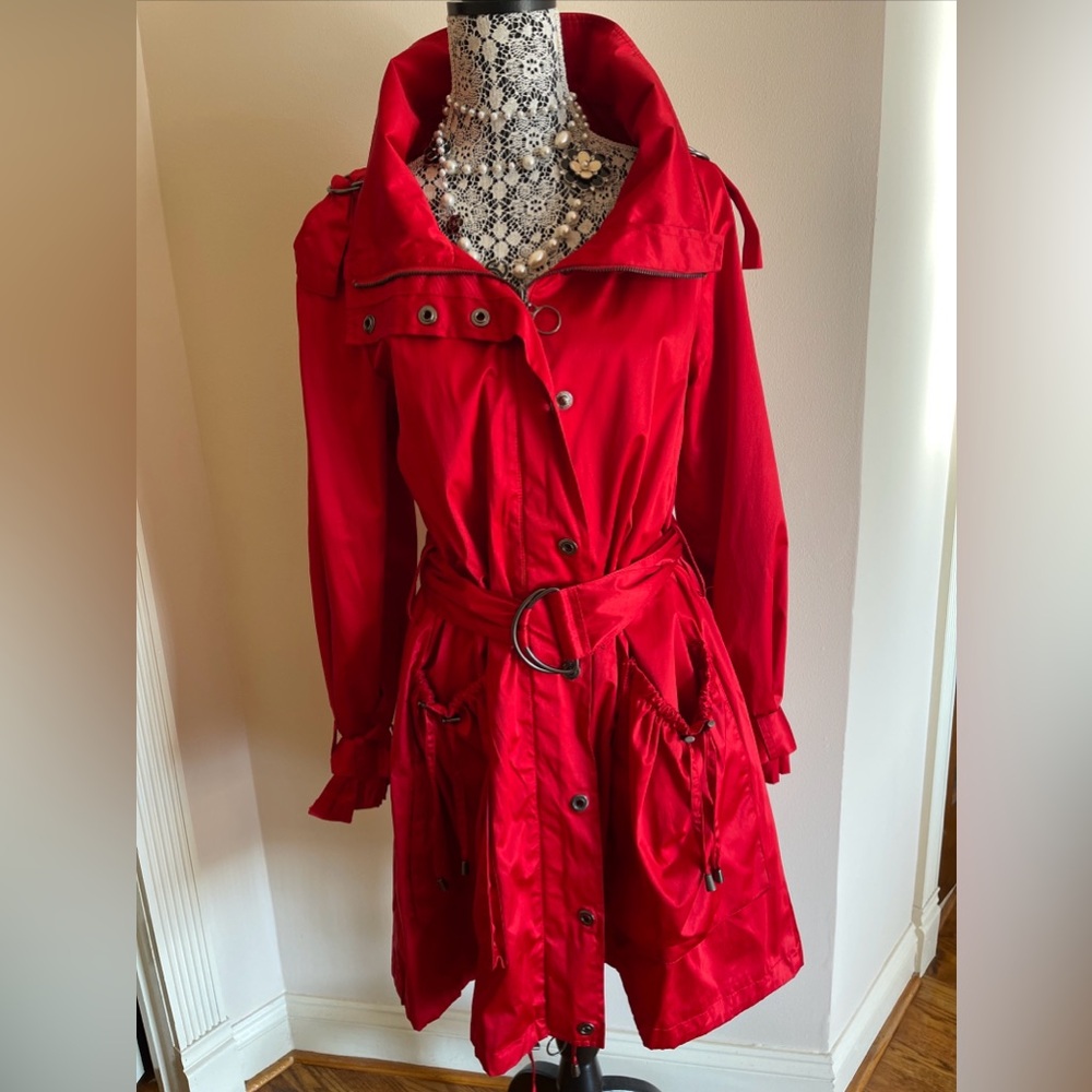 Vintage Zara basic beautiful Red Rain Jacket trench. Like new!